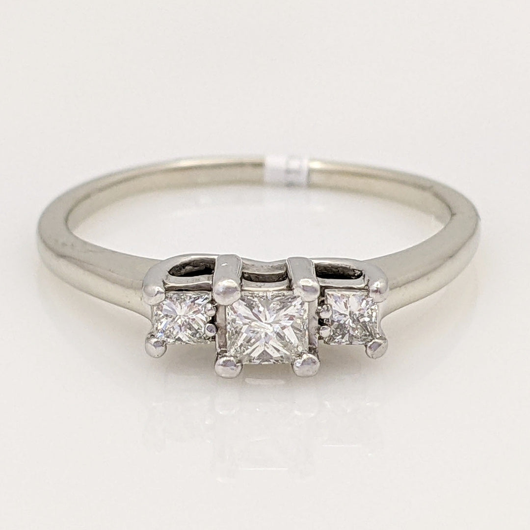 14K WHITE/PLATINUM .44 CARAT TOTAL WEIGHT I1 I DIAMOND PRINCESS CUT (3) TRINITY ESTATE RING 3.8 GRAMS