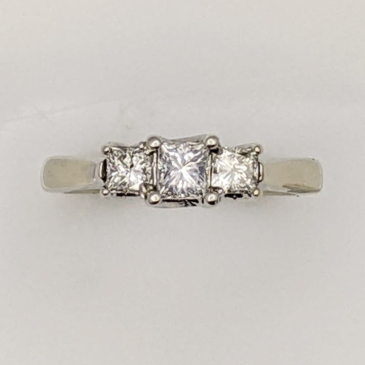 14k WHITE .66 CARAT TOTAL WEIGHT SI1 G DIAMOND PRINCESS CUT (3) ESTATE RING 3.4 GRAMS
