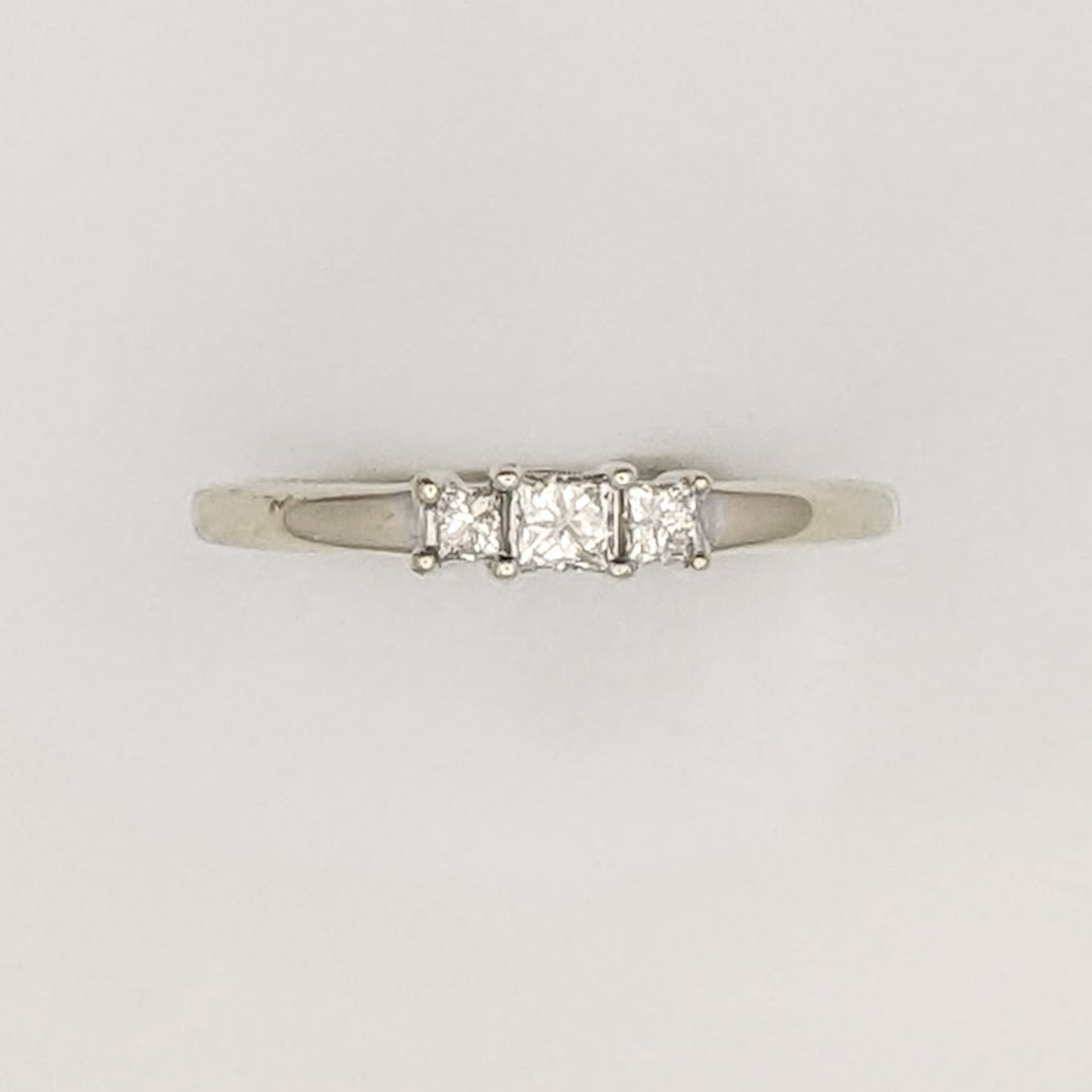 14K WHITE .20 CARAT TOTAL WEIGHT SI2 H DIAMOND ROUND (3) TRINITY ESTATE RING 2.7 GRAMS