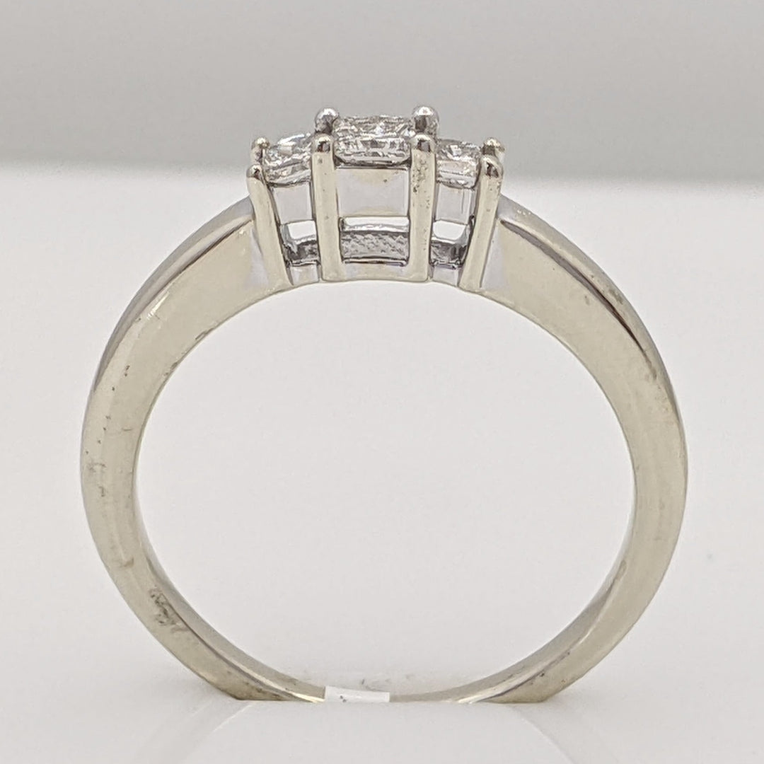 14K WHITE .20 CARAT TOTAL WEIGHT SI2 H DIAMOND ROUND (3) TRINITY ESTATE RING 2.7 GRAMS