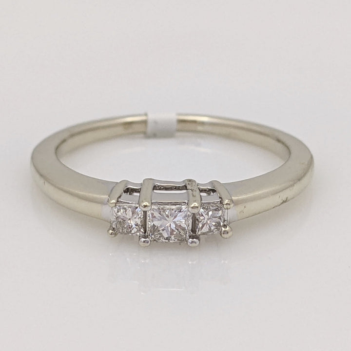 14K WHITE .20 CARAT TOTAL WEIGHT SI2 H DIAMOND ROUND (3) TRINITY ESTATE RING 2.7 GRAMS
