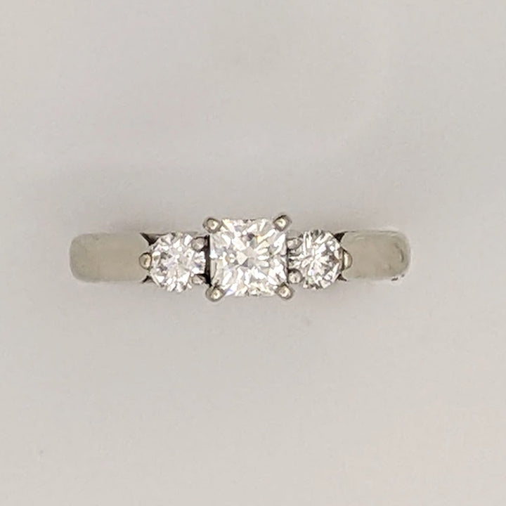 14K WHITE .49 CARAT TOTAL WEIGHT SI1 I DIAMOND PRINCESS CUT CENTER WITH (2) ROUND TRINITY ESTATE RING 2.5 GRAMS