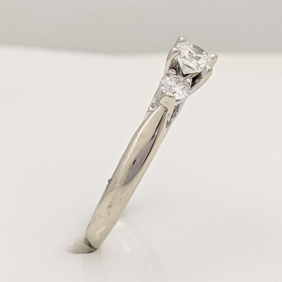 14K WHITE .49 CARAT TOTAL WEIGHT SI1 I DIAMOND PRINCESS CUT CENTER WITH (2) ROUND TRINITY ESTATE RING 2.5 GRAMS