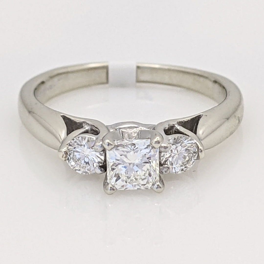 14K WHITE .49 CARAT TOTAL WEIGHT SI1 I DIAMOND PRINCESS CUT CENTER WITH (2) ROUND TRINITY ESTATE RING 2.5 GRAMS