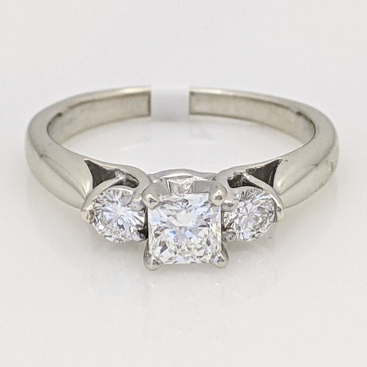 14K WHITE .49 CARAT TOTAL WEIGHT SI1 I DIAMOND PRINCESS CUT CENTER WITH (2) ROUND TRINITY ESTATE RING 2.5 GRAMS