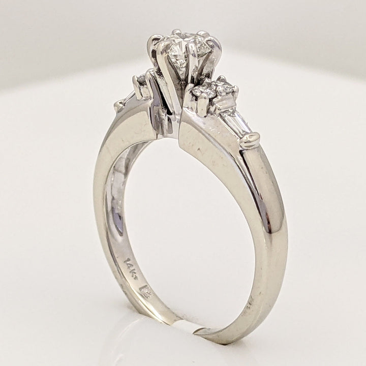 14K WHITE .54 CARAT TOTAL WEIGHT I1 H DIAMOND ROUND (5) WITH (2) BAGUETTE ESTATE RING 3.5 GRAMS