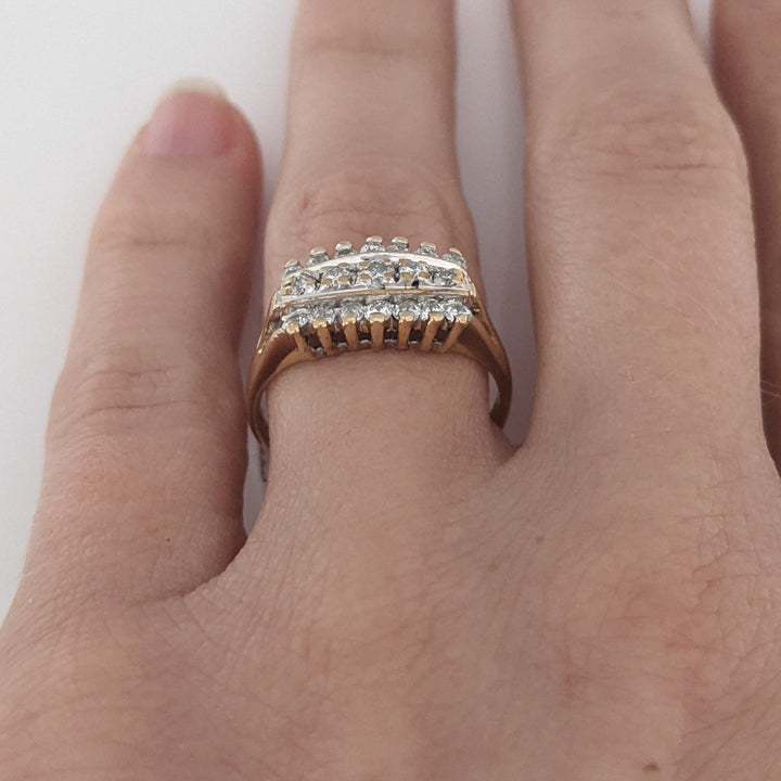 14K .51 CARAT TOTAL WEIGHT I1 I DIAMOND ROUND (19) 3-ROW ESTATE RING 3.2 GRAMS