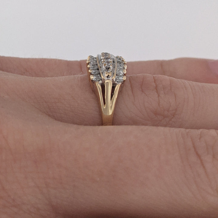 14K .51 CARAT TOTAL WEIGHT I1 I DIAMOND ROUND (19) 3-ROW ESTATE RING 3.2 GRAMS