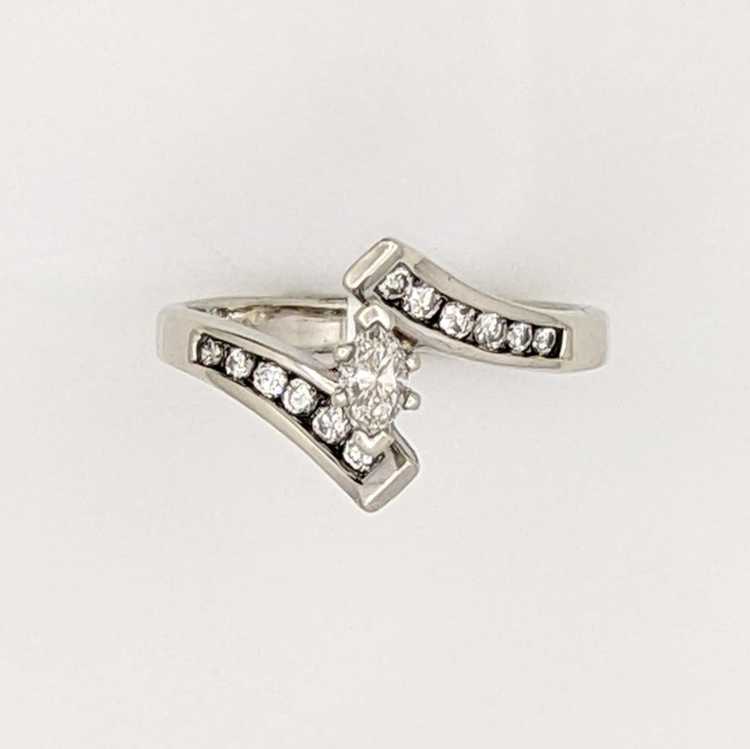 14K WHITE .39 CARAT TOTAL WEIGHT SI1 G DIAMOND MARQUISE CUT WITH (12) ROUND ESTATE RING 3.1 GRAMS