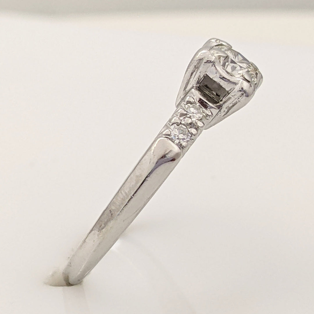 PLATINUM .38 CARAT TOTAL WEIGHT VS2-SI1 J DIAMOND ROUND (5) ESTATE RING 3.9 GRAMS