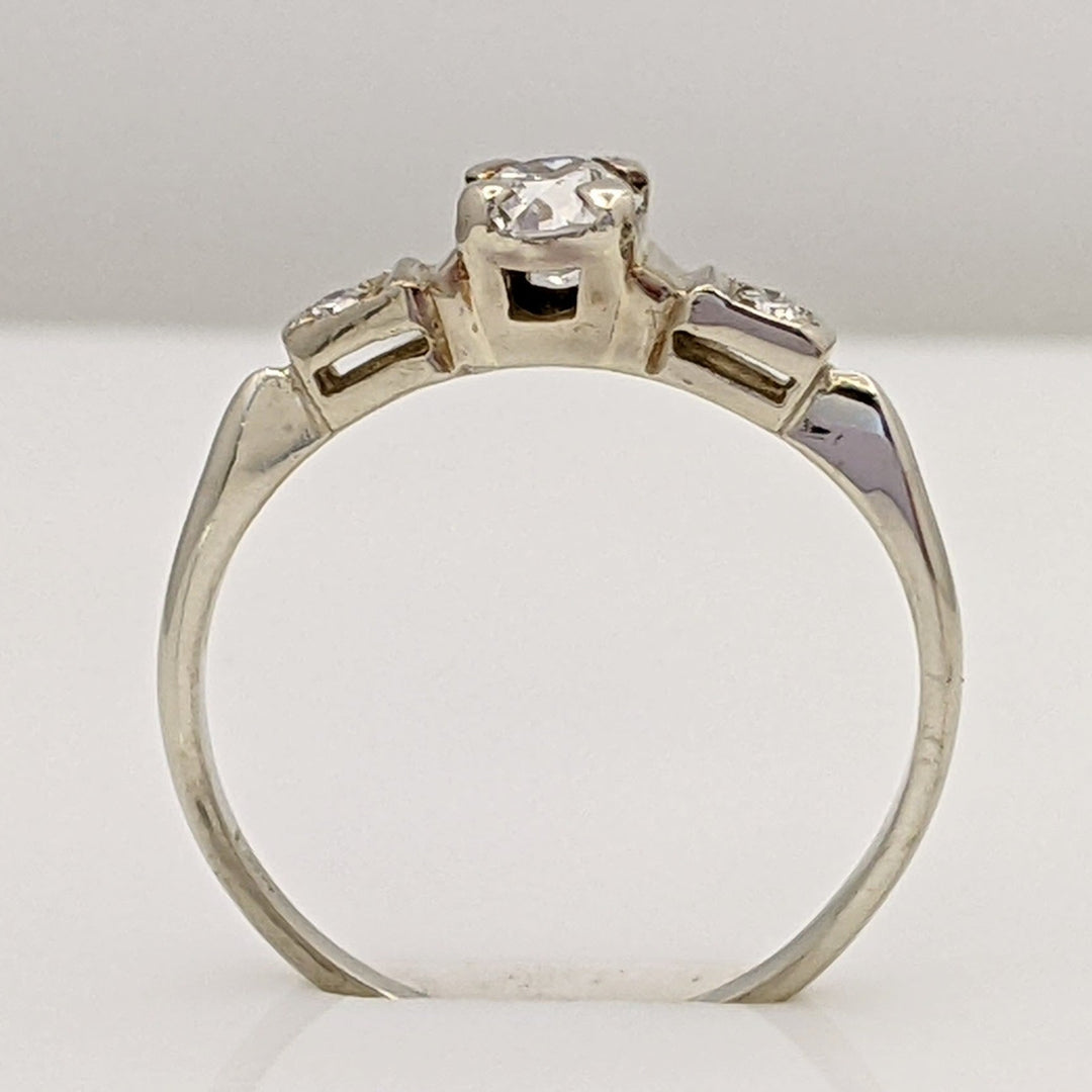 14K WHITE .34 CARAT TOTAL WEIGHT SI2 I DIAMOND ROUND (3) ESTATE RING 1.6 GRAMS