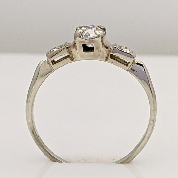 14K WHITE .34 CARAT TOTAL WEIGHT SI2 I DIAMOND ROUND (3) ESTATE RING 1.6 GRAMS