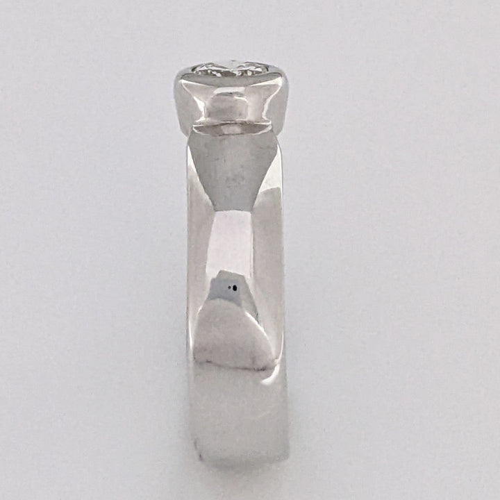 10K WHITE .34 CARAT TOTAL SI1 I DIAMOND ROUND BEZEL SET ESTATE RING 4.3 GRAMS