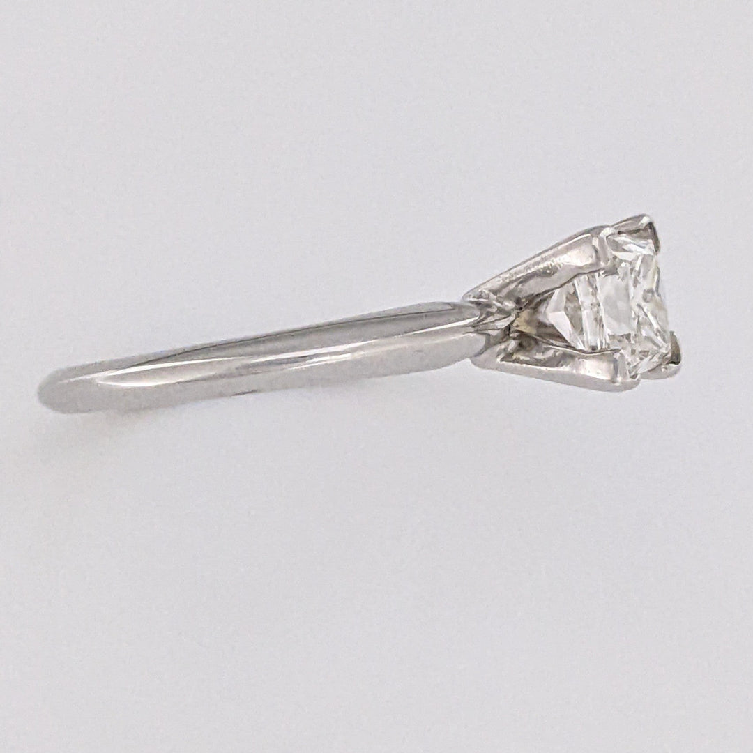 14K WHITE .85 CARAT TOTAL I1 H DIAMOND PRINCESS CUT SOLITAIRE ESTATE RING 2.8 GRAMS