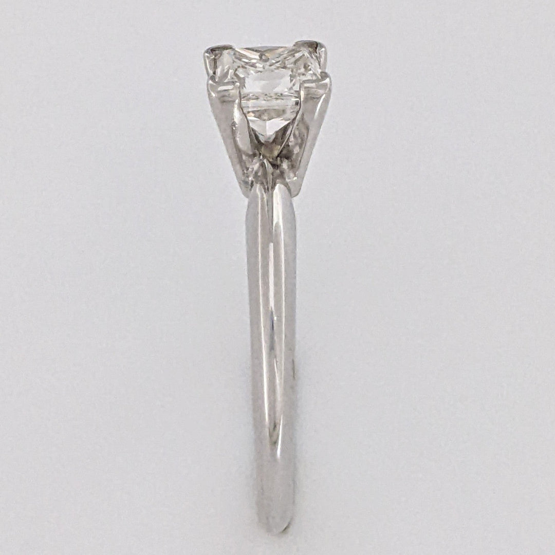 14K WHITE .85 CARAT TOTAL I1 H DIAMOND PRINCESS CUT SOLITAIRE ESTATE RING 2.8 GRAMS
