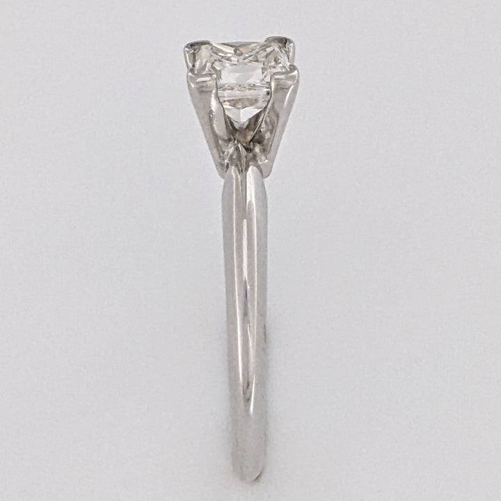 14K WHITE .85 CARAT TOTAL I1 H DIAMOND PRINCESS CUT SOLITAIRE ESTATE RING 2.8 GRAMS