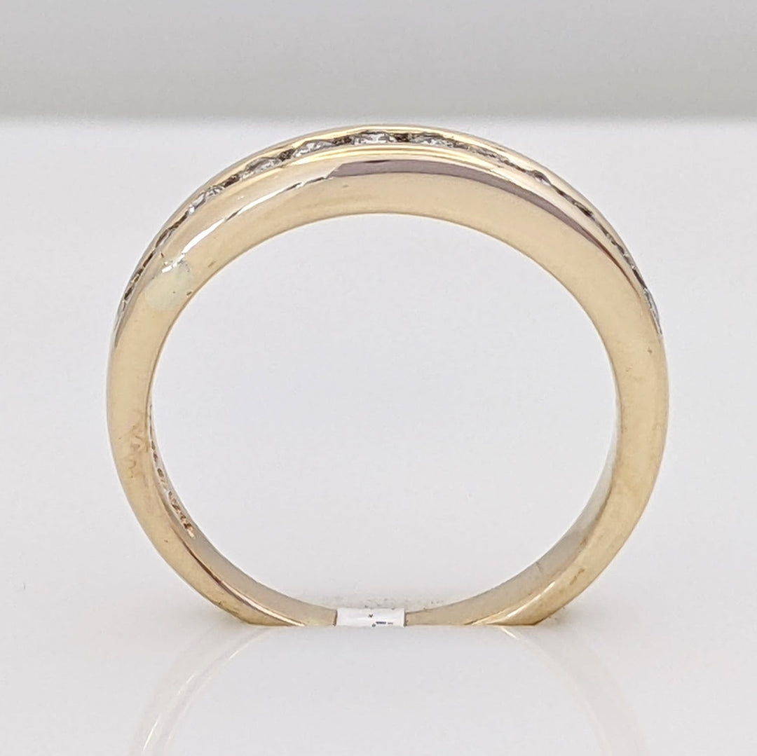 14K .24 CARAT TOTAL WEIGHT I1 H DIAMOND ROUND (12) ESTATE CHANNEL BAND 2.7 GRAMS