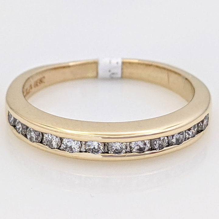 14K .24 CARAT TOTAL WEIGHT I1 H DIAMOND ROUND (12) ESTATE CHANNEL BAND 2.7 GRAMS