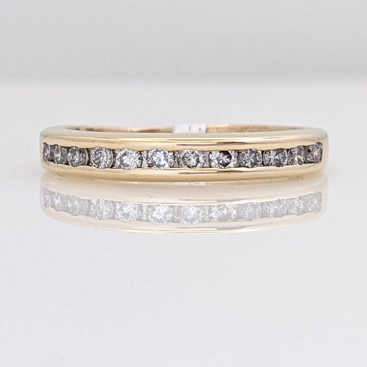14K .24 CARAT TOTAL WEIGHT I1 H DIAMOND ROUND (12) ESTATE CHANNEL BAND 2.7 GRAMS