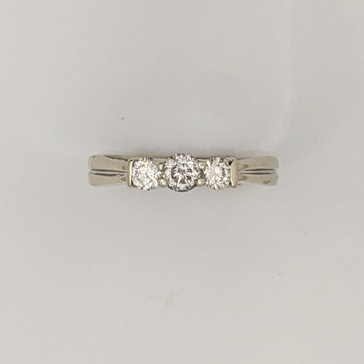 14K WHITE .44 CARAT TOTAL WEIGHT I1 I DIAMOND ROUND (3) TRINITY ESTATE RING 3.1 GRAMS