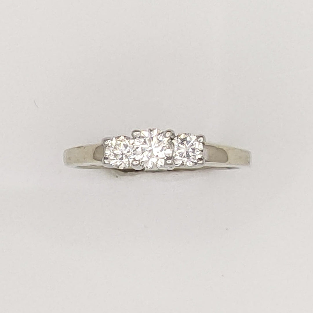 14K WHITE/PLATINUM .41 CARAT TOTAL WEIGHT SI1 H-I DIAMOND ROUND (3) ESTATE RING 2.5 GRAMS