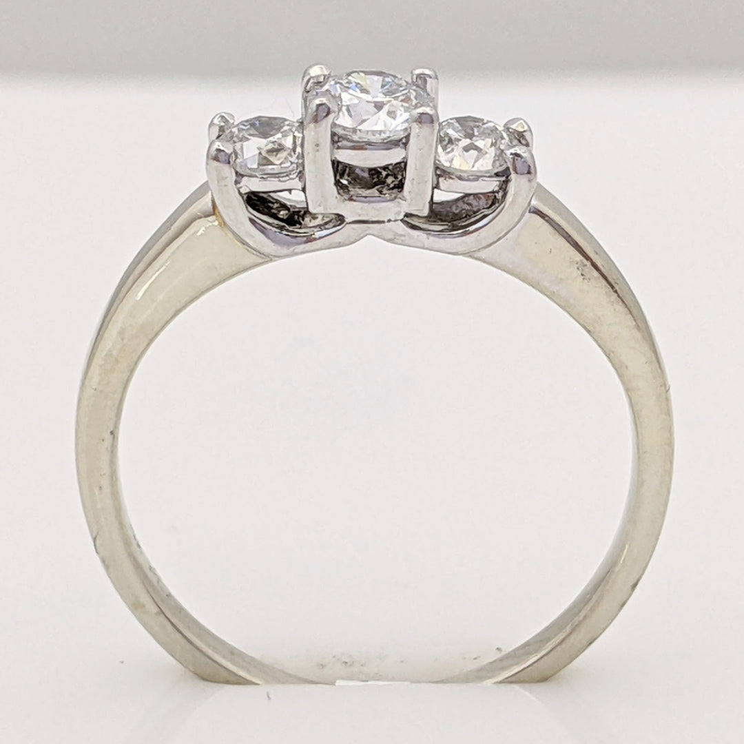14K WHITE/PLATINUM .41 CARAT TOTAL WEIGHT SI1 H-I DIAMOND ROUND (3) ESTATE RING 2.5 GRAMS