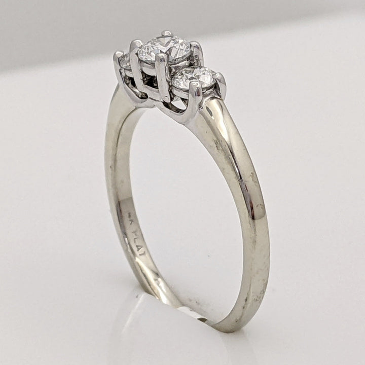 14K WHITE/PLATINUM .41 CARAT TOTAL WEIGHT SI1 H-I DIAMOND ROUND (3) ESTATE RING 2.5 GRAMS