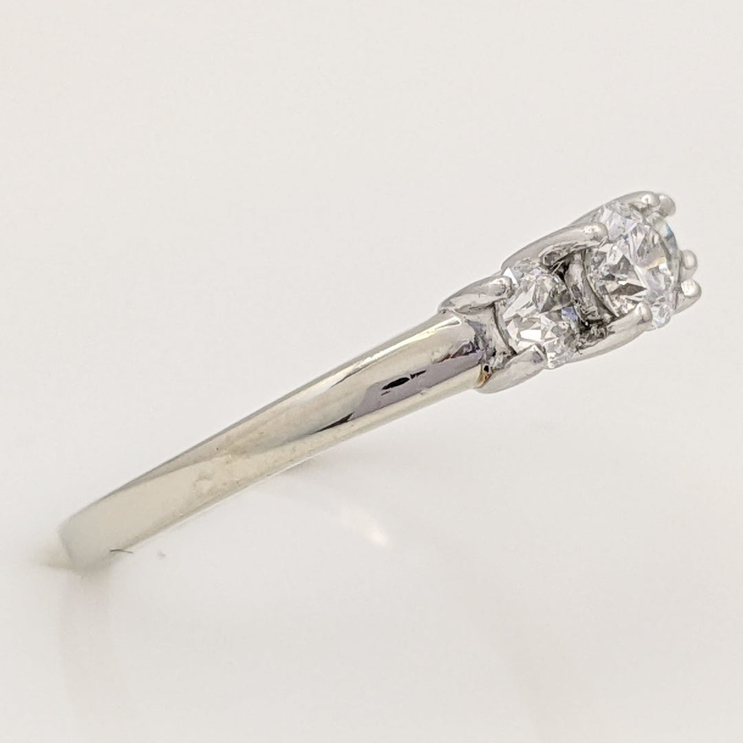 14K WHITE/PLATINUM .41 CARAT TOTAL WEIGHT SI1 H-I DIAMOND ROUND (3) ESTATE RING 2.5 GRAMS