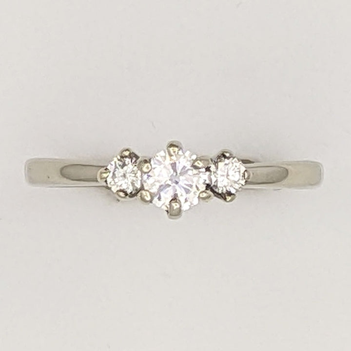 14K WHITE .50 CARAT TOTAL WEIGHT I1 H DIAMOND ROUND (3) ESTATE RING 1.8 GRAMS