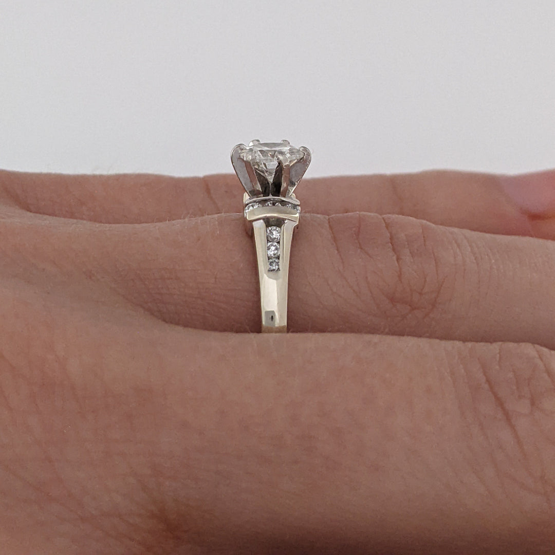 14K WHITE .91 CARAT TOTAL WEIGHT I1 H DIAMOND ROUND (13) ESTATE RING 4.4 GRAMS