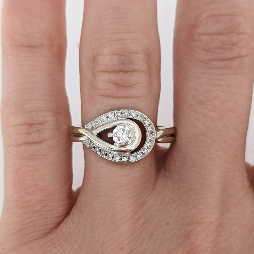 10K .35 CARAT TOTAL WEIGHT I1 H DIAMOND ROUND (22) OPEN-TOP SWIRL ESTATE RING 4.7 GRAMS