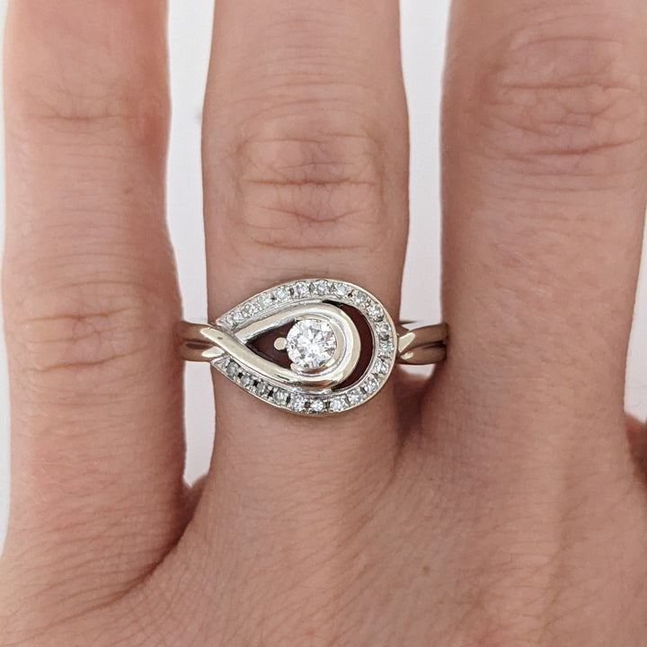 10K .35 CARAT TOTAL WEIGHT I1 H DIAMOND ROUND (22) OPEN-TOP SWIRL ESTATE RING 4.7 GRAMS