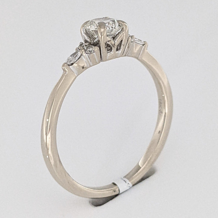 14K WHITE .62 CARAT TOTAL WEIGHT DIAMOND ROUND (5) MARQUISE (2) ESTATE RING 2.9 GRAMS