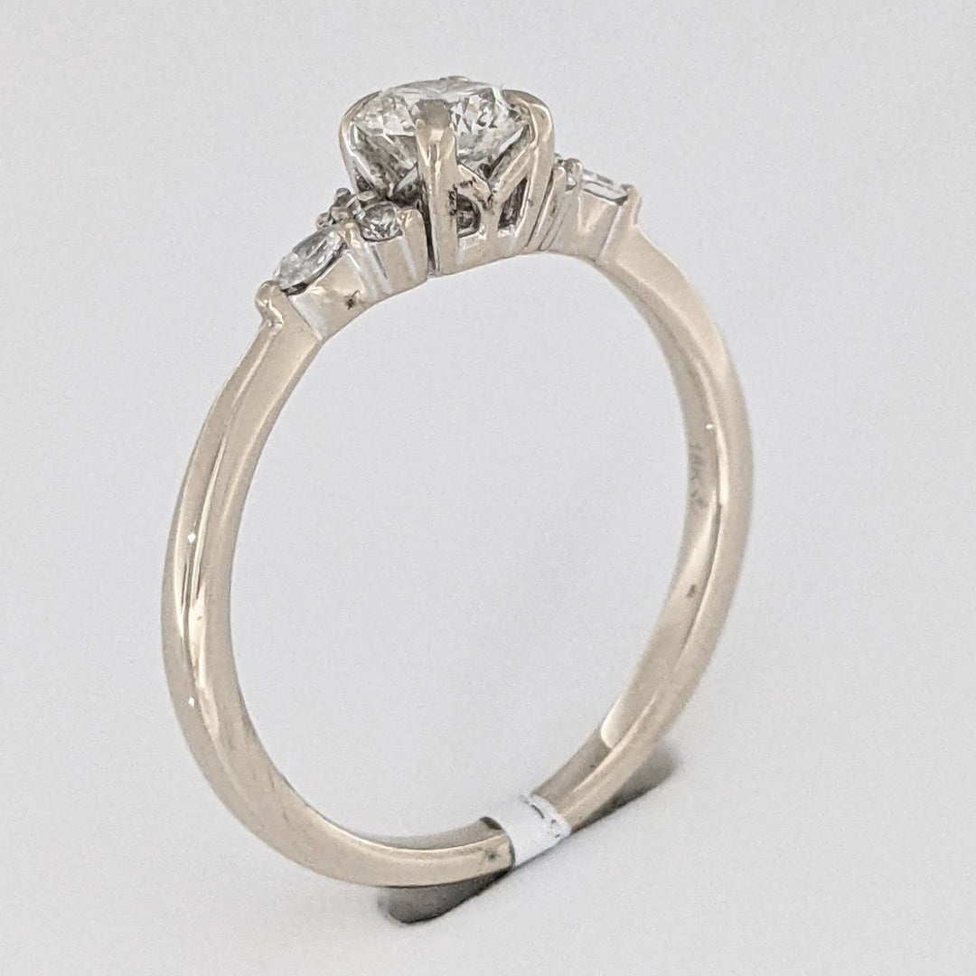 14K WHITE .62 CARAT TOTAL WEIGHT DIAMOND ROUND (5) MARQUISE (2) ESTATE RING 2.9 GRAMS