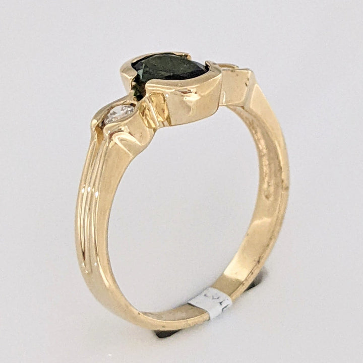 14K GREEN TOURMALINE OVAL 5X7 HALF-BEZEL WITH (2) MELEE ESTATE RING 3.0 GRAMS