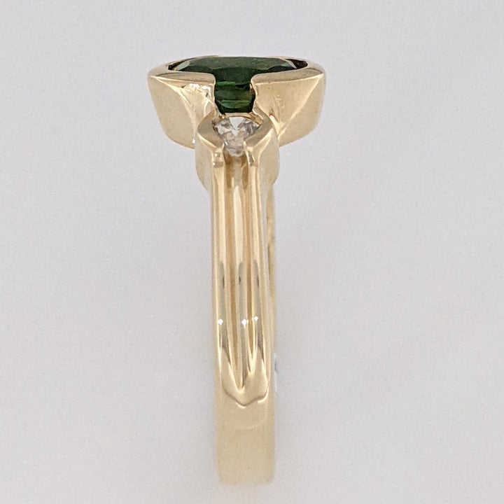 14K GREEN TOURMALINE OVAL 5X7 HALF-BEZEL WITH (2) MELEE ESTATE RING 3.0 GRAMS