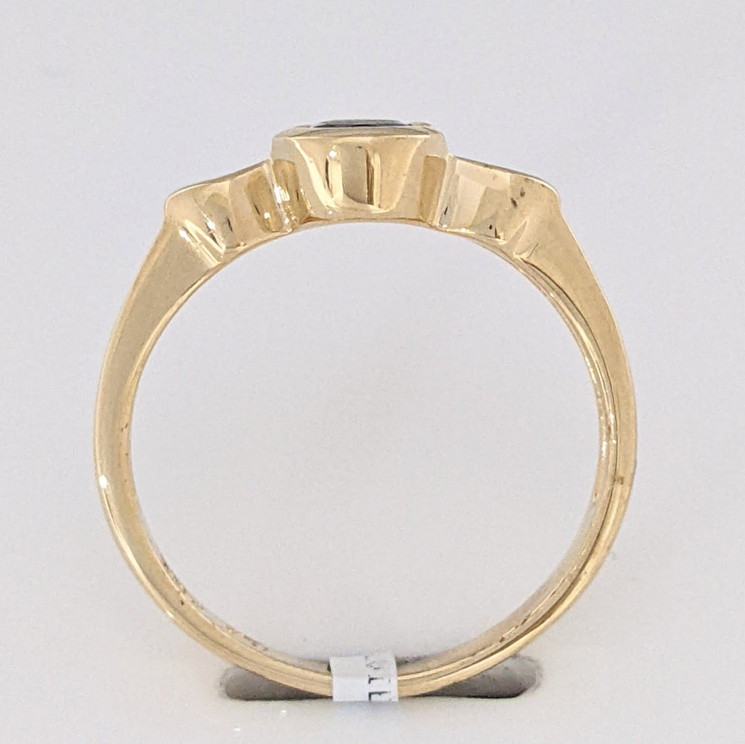 14K GREEN TOURMALINE OVAL 5X7 HALF-BEZEL WITH (2) MELEE ESTATE RING 3.0 GRAMS