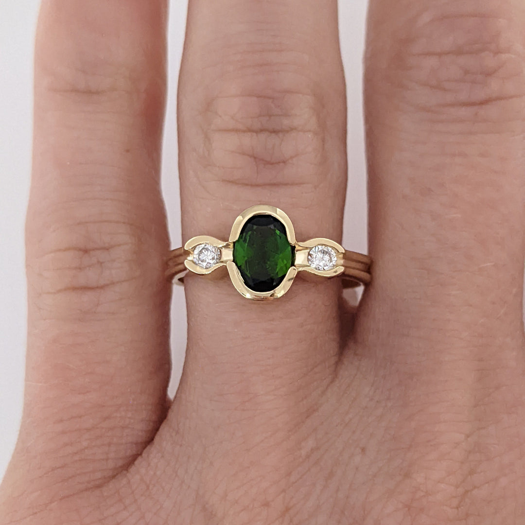 14K GREEN TOURMALINE OVAL 5X7 HALF-BEZEL WITH (2) MELEE ESTATE RING 3.0 GRAMS