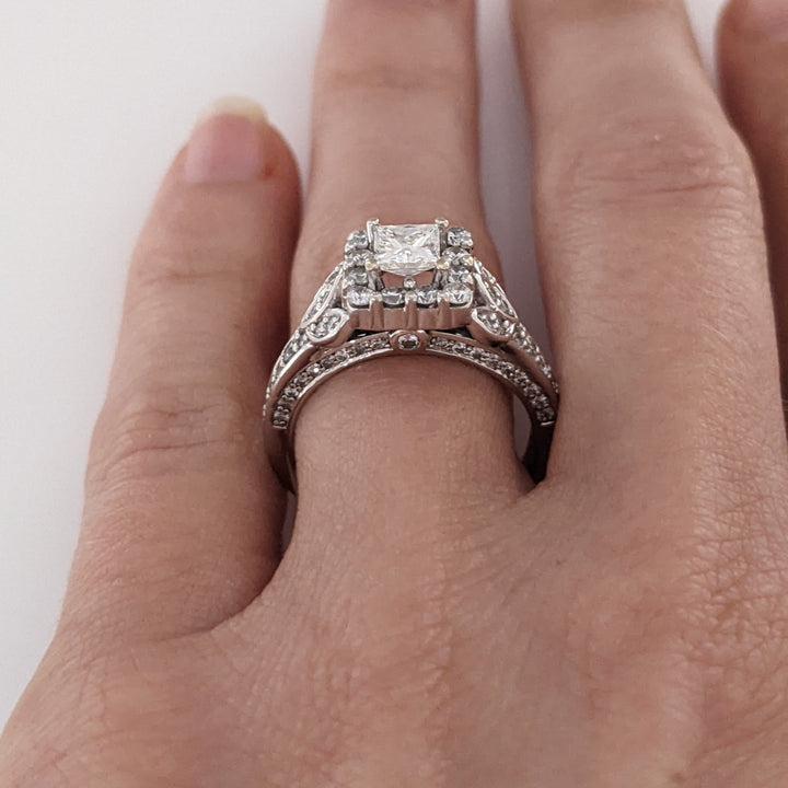 14K WHITE .91 CARAT TOTAL WEIGHT SI2 H DIAMOND PRINCESS CUT (1) ROUND (74) ESTATE HALO RING 5.2 GRAMS