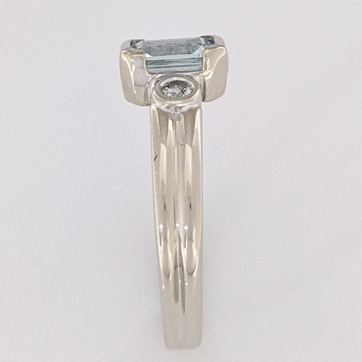 14K WHITE AQUAMARINE EMERALD CUT 4X6 HALF-BEZEL WITH .08 DIAMOND TOTAL WEIGHT (2) ROUND ESTATE RING 3.3 GRAMS