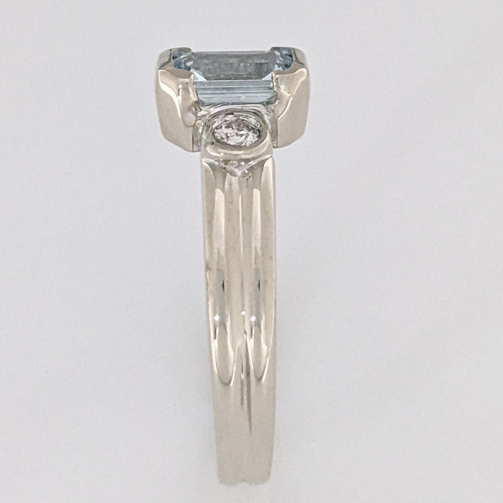 14K WHITE AQUAMARINE EMERALD CUT 4X6 HALF-BEZEL WITH .08 DIAMOND TOTAL WEIGHT (2) ROUND ESTATE RING 3.3 GRAMS