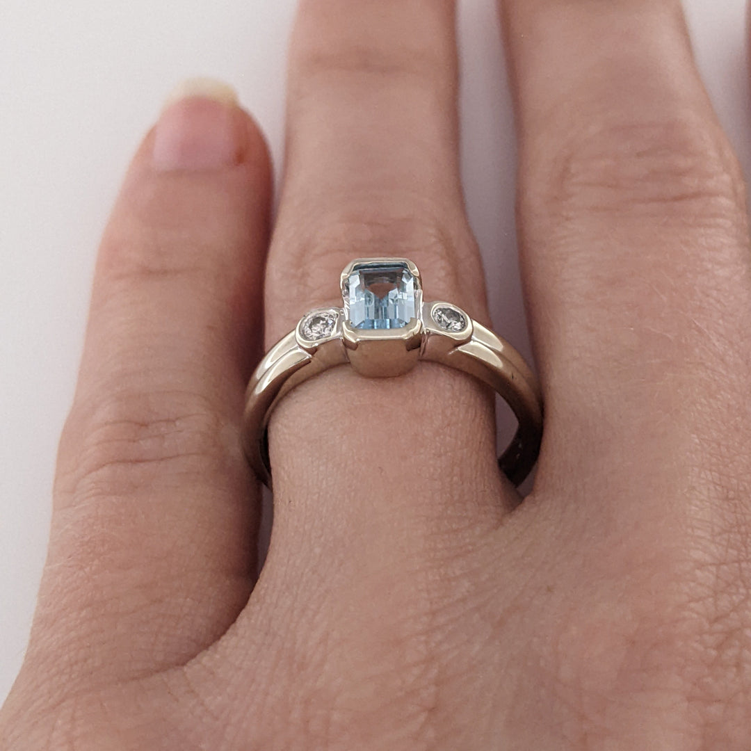 14K WHITE AQUAMARINE EMERALD CUT 4X6 HALF-BEZEL WITH .08 DIAMOND TOTAL WEIGHT (2) ROUND ESTATE RING 3.3 GRAMS
