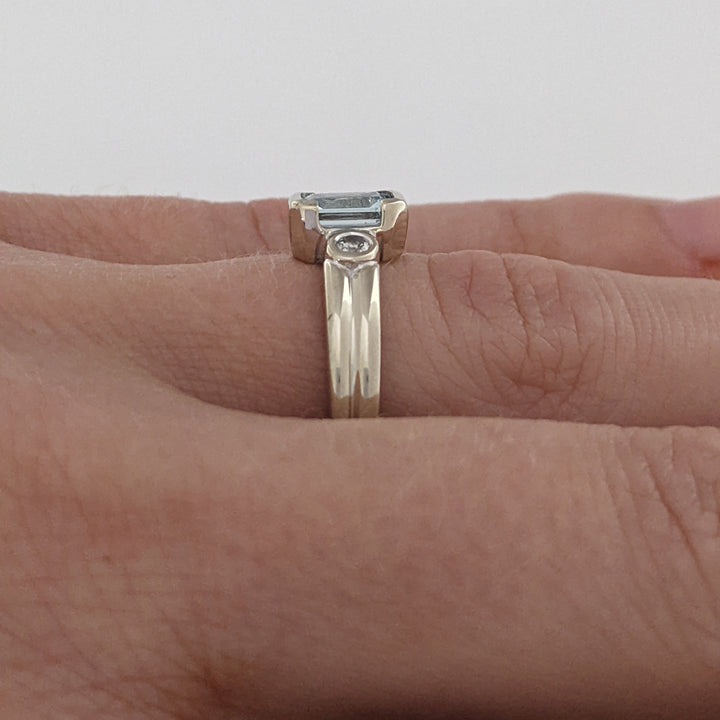 14K WHITE AQUAMARINE EMERALD CUT 4X6 HALF-BEZEL WITH .08 DIAMOND TOTAL WEIGHT (2) ROUND ESTATE RING 3.3 GRAMS