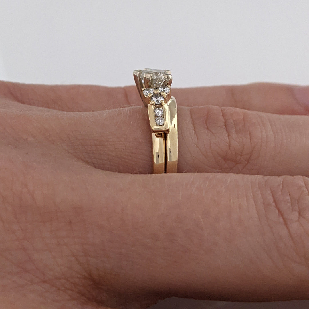 14K .89 CARAT TOTAL WEIGHT I1 I DIAMOND HEART (1) ROUND (10) ESTATE RING 4.5 GRAMS