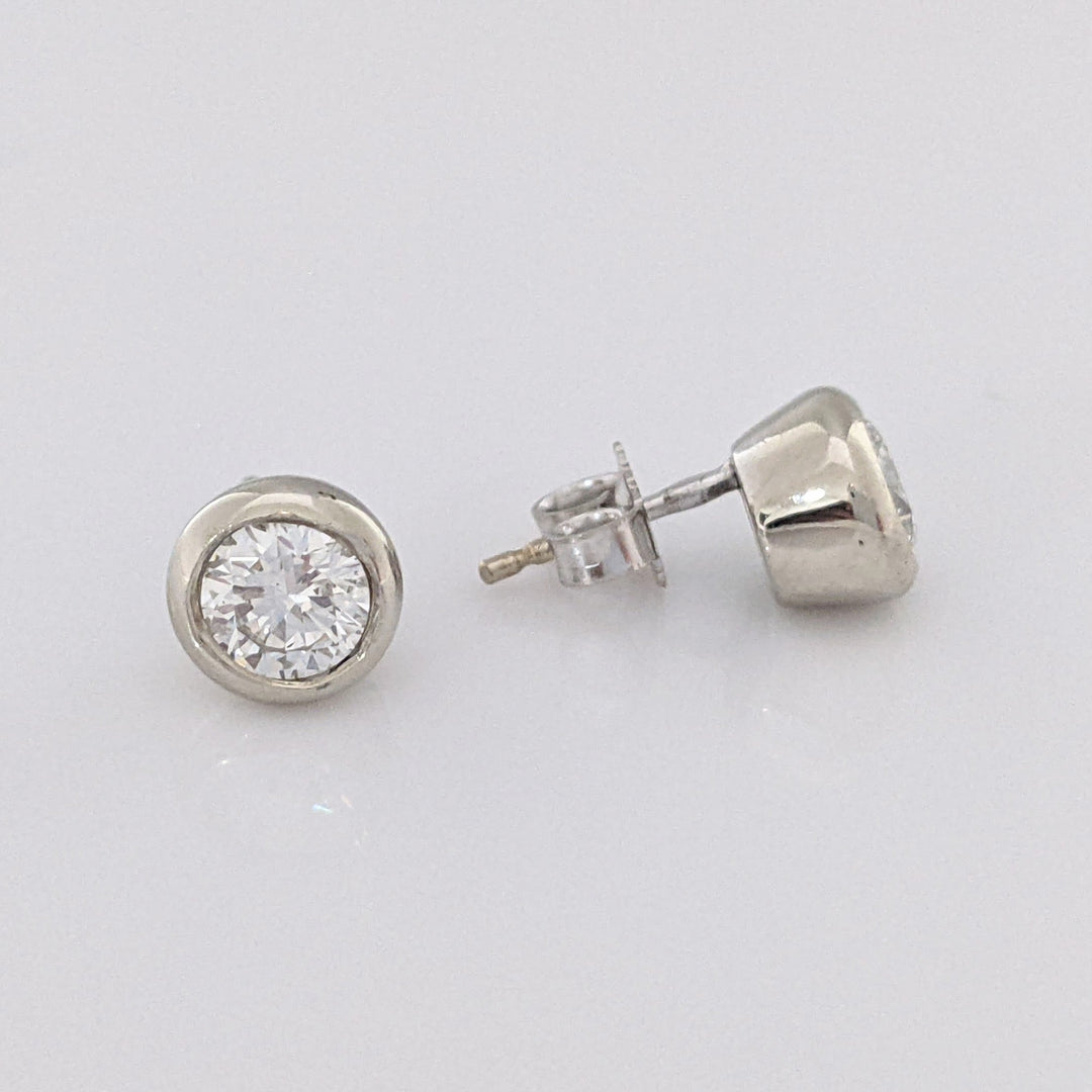 14K WHITE .75 CARAT TOTAL WEIGHT SI2 I DIAMOND ROUND BEZEL SET ESTATE STUD EARRINGS 1.8 GRAMS