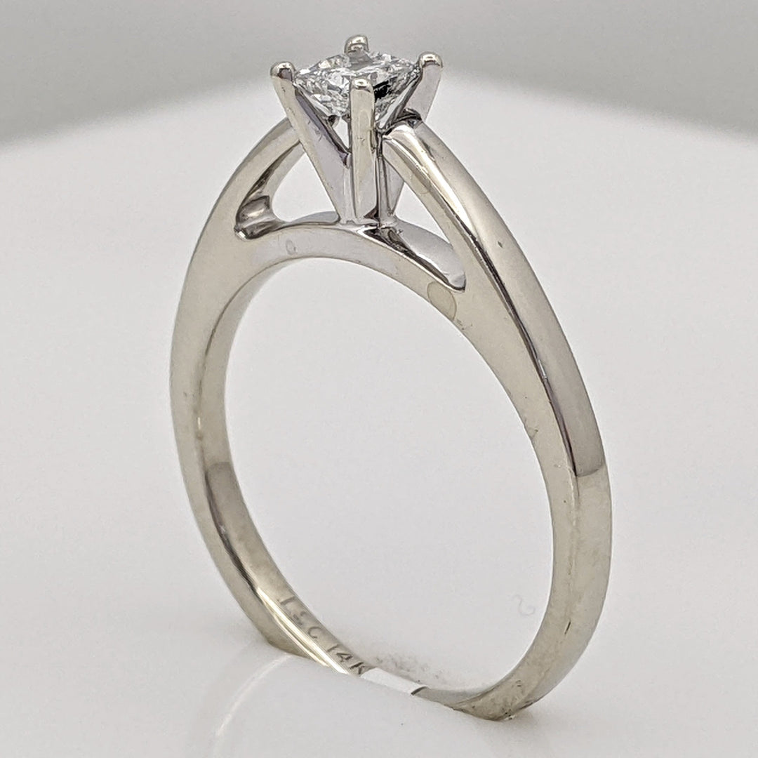 14K WHITE .20 CARAT TOTAL I1 H DIAMOND PRINCESS CUT RAISED SHANK SOLITAIRE ESTATE RING 2.8 GRAMS