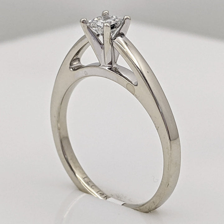 14K WHITE .20 CARAT TOTAL I1 H DIAMOND PRINCESS CUT RAISED SHANK SOLITAIRE ESTATE RING 2.8 GRAMS