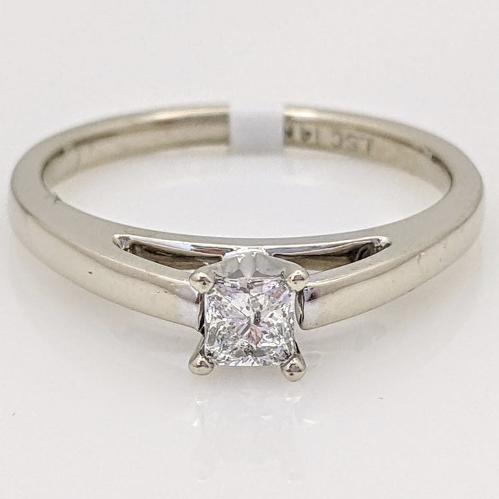 14K WHITE .20 CARAT TOTAL I1 H DIAMOND PRINCESS CUT RAISED SHANK SOLITAIRE ESTATE RING 2.8 GRAMS