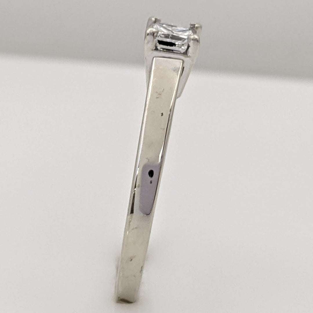 14K WHITE .48 CARAT TOTAL SI2 H PRINCESS CUT DIAMOND RAISED SHANK SOLITAIRE ESTATE RING 3.1G