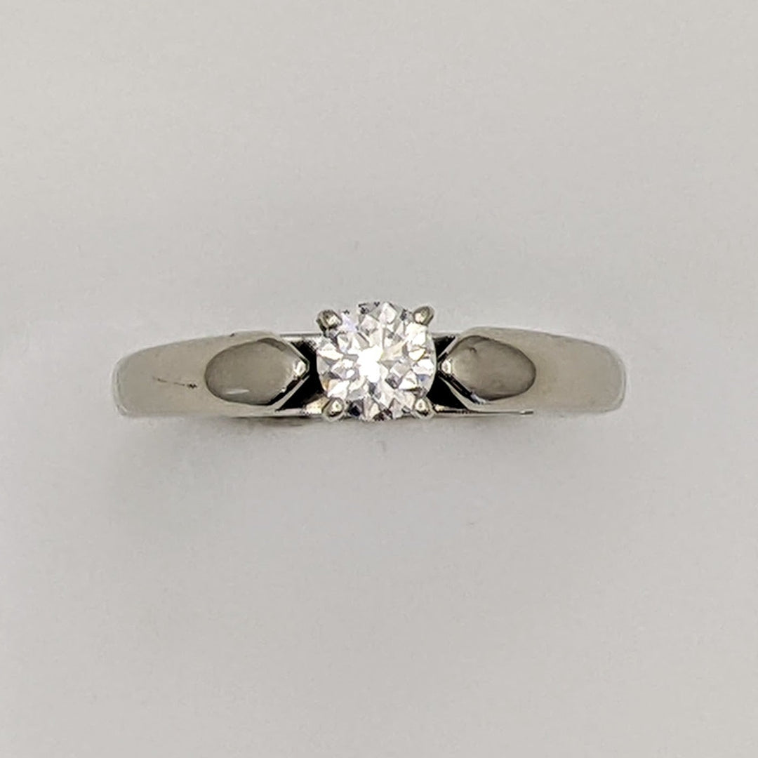 14K WHITE .33 CARAT TOTAL SI1 G DIAMOND ROUND RAISED SHANK SOLITAIRE ESTATE RING 4.1 GRAMS